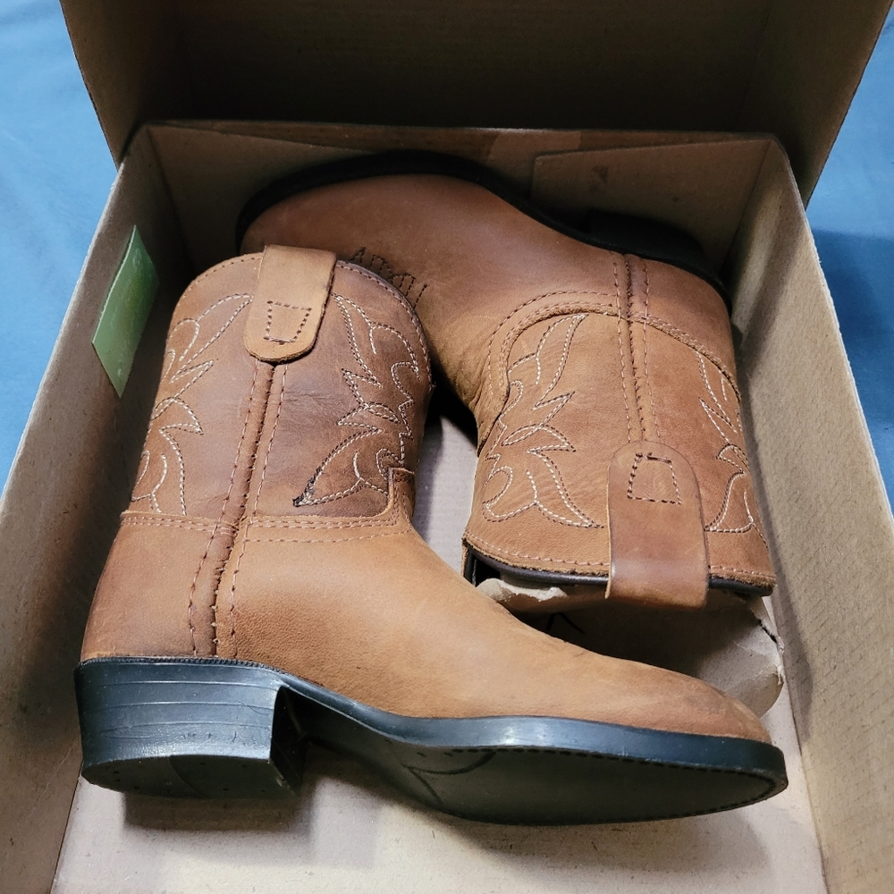 Dan Post size 7 toddler boots in GREAT condition